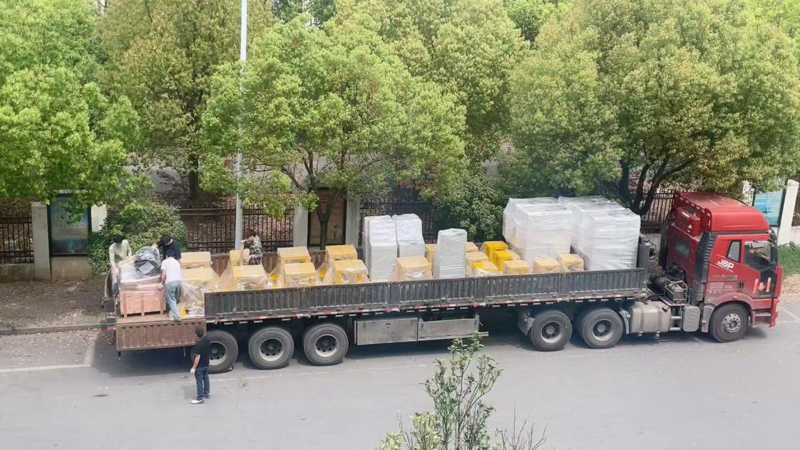 斯塔克机器人:20台精工之作整装待发,以科技匠心兑现品质承诺 斯塔克机器人:20台精工之作整装待发,以科技匠心兑现品质承诺