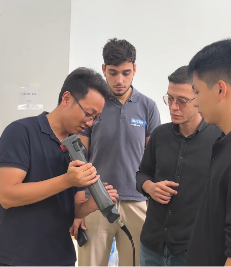 跨越万里的信赖：土耳其客户非标定制三维激光切割机的全周期服务