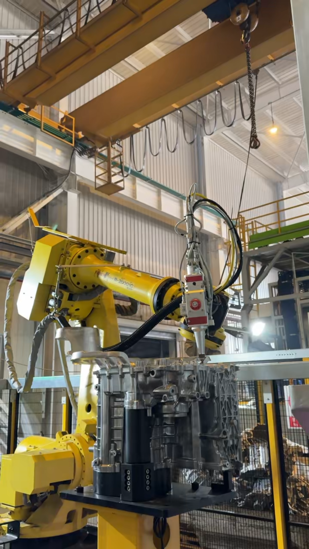 斯塔克机器人三维激光切割技术：赋能汽车变速箱壳体精密智造