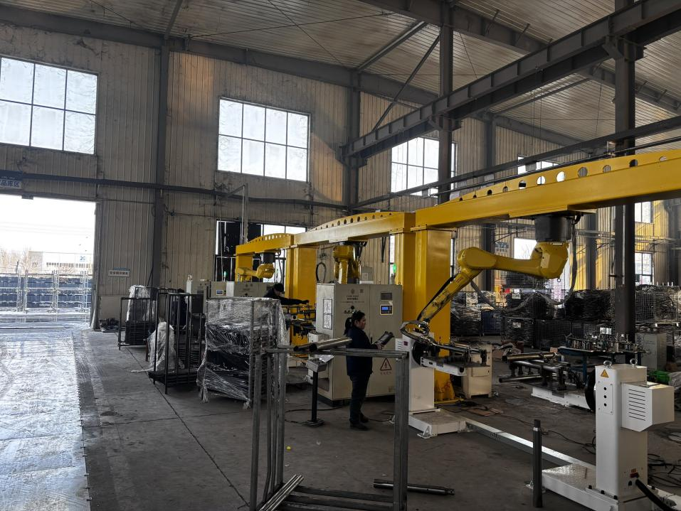 全程相伴&middot;服务随行，斯塔克机器人三维激光切割机