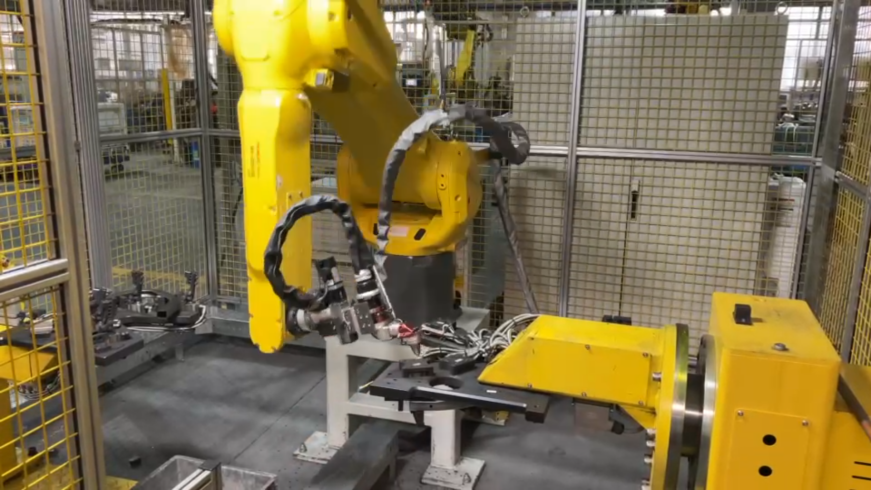 三维激光切割双工位机型：汽车铰链异形管件精密加工