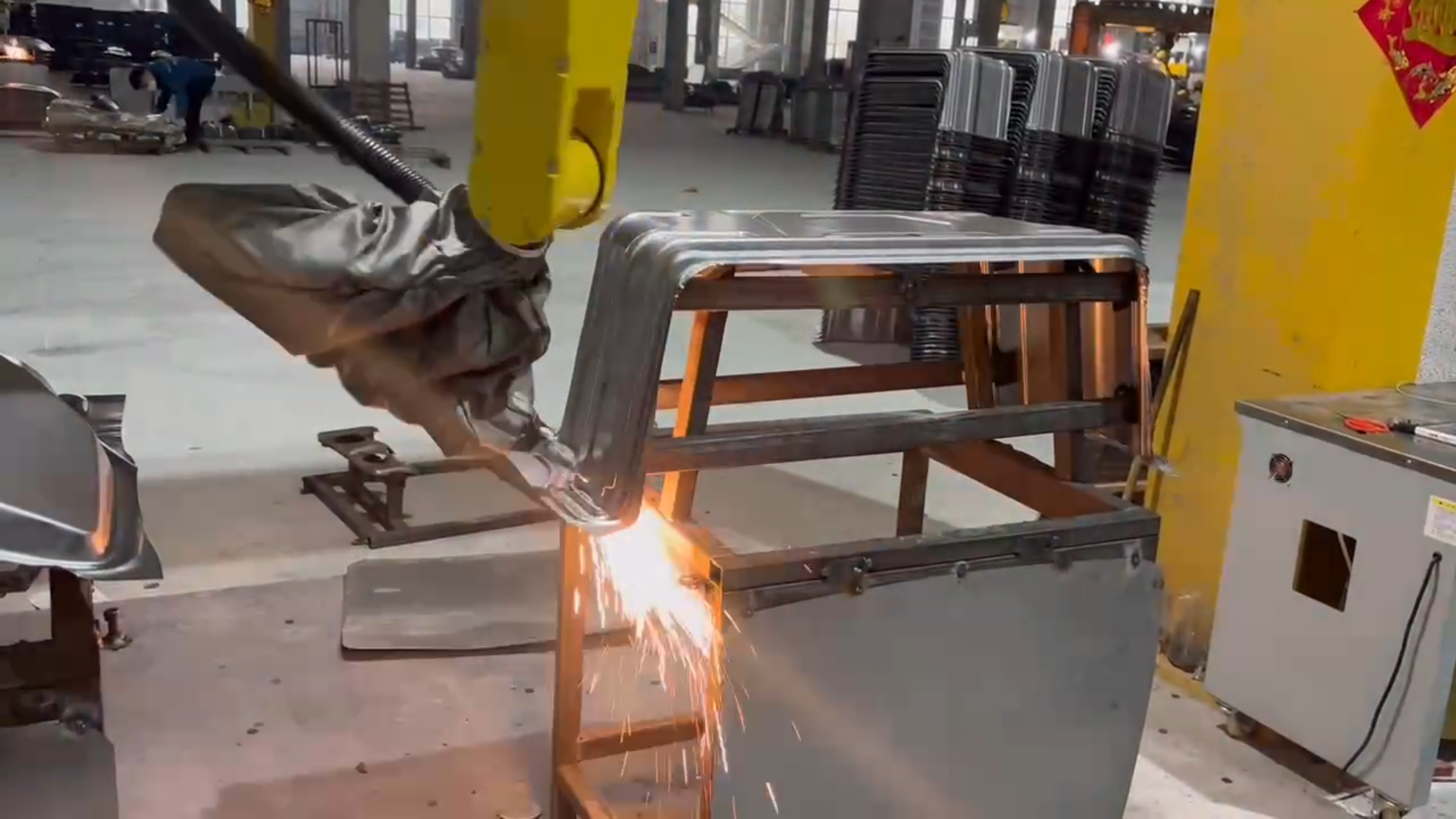 斯塔克机器人三维激光切割设备